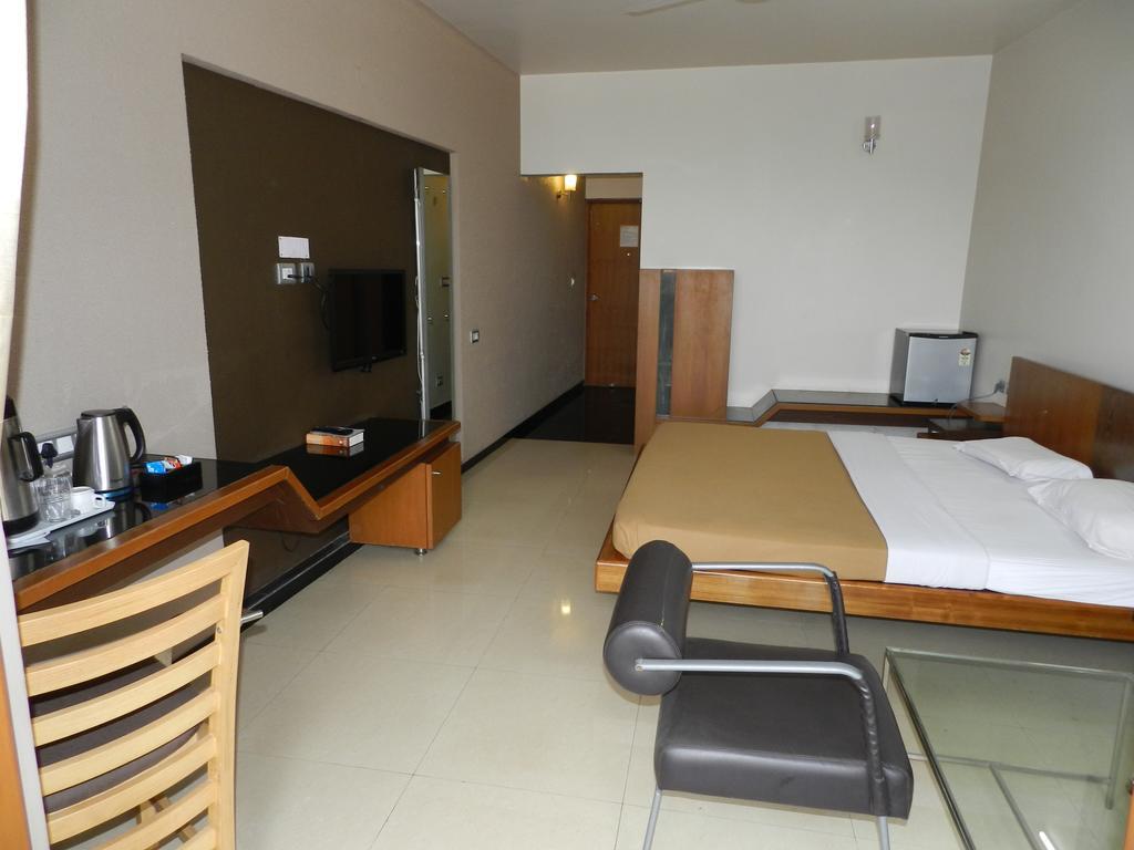 Hotel Rock Regency Toranagallu Rum bild