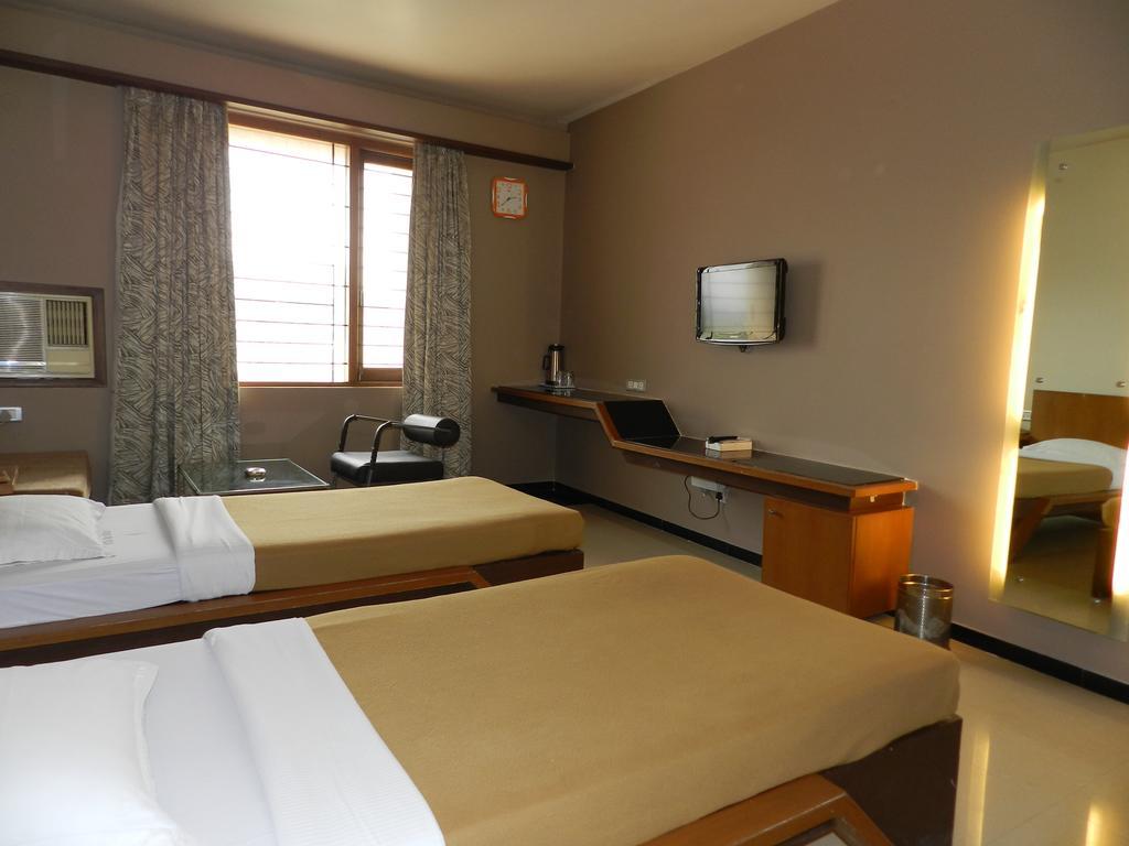 Hotel Rock Regency Toranagallu Rum bild